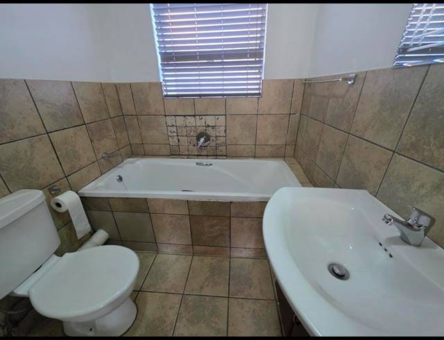 2 BEDROOM APARTMENT FOR SALE IN BARTLETT